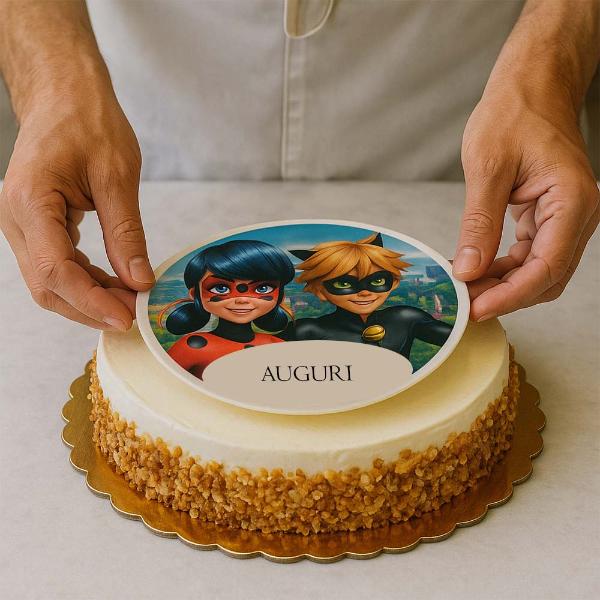 Come applicare una cialda sulla torta di compleanno, passaggi chiave e consigli pratici
