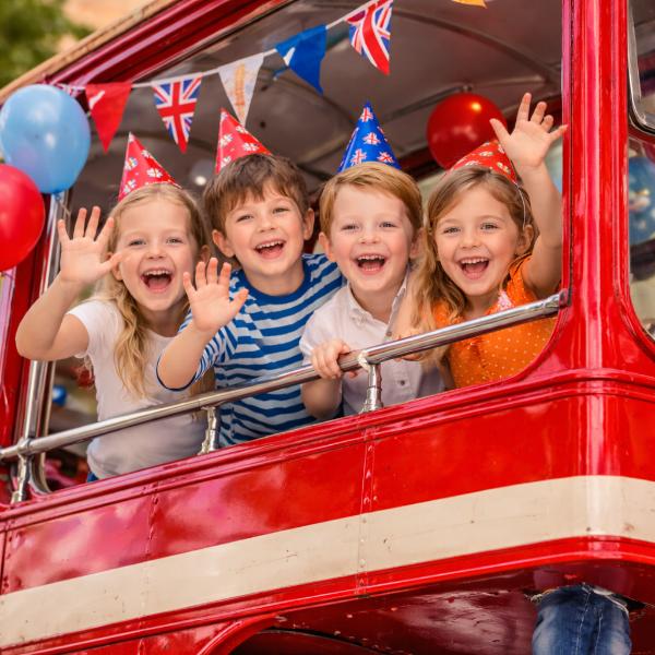 Feste di compleanno per bambini sull’autobus inglese con animazione e giochi sul bus londinese